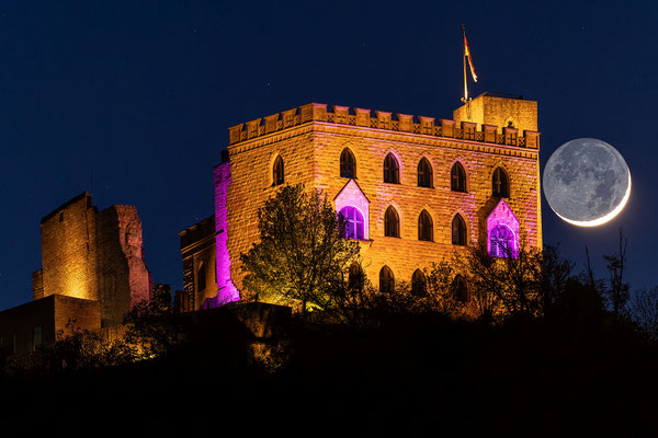 Sichelmond und Jupiter hinterm Hambacher Schloss
