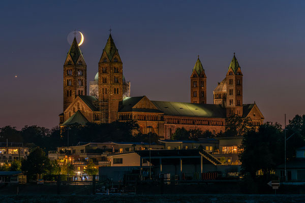 Monduntergang hinter dem Speyerer Dom