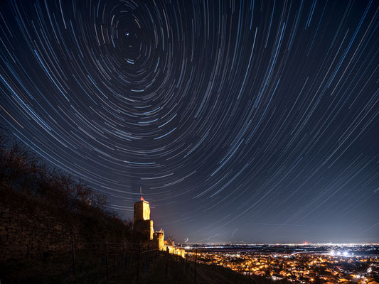 Startrail (Sternspuren) an der Wachtenburg