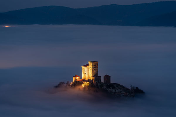 Abendliche Inversionswetterlage am Rehbergturm