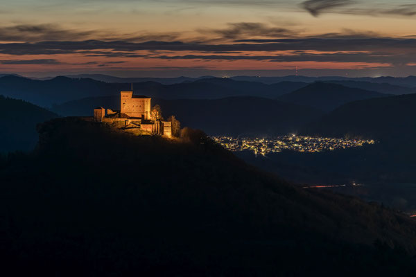 Sonnenuntergang und Blaue Stunde am Hohenberg