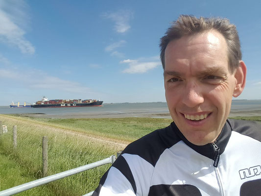 Ivan aan 't Scheld, op weg naar de veerboot (5-jun-2017)