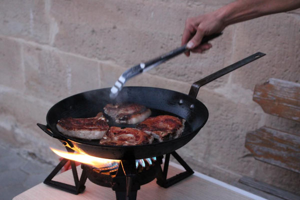 Koteletts grillen