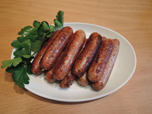 Die Lieblingsbratwurst unserer Tochter Lotta mit Kartoffel und viel frischer Petersilie