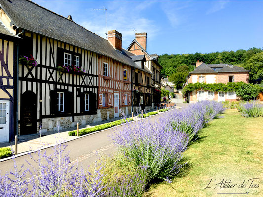 La devanture de l'Atelier de Tess - Maison d'hôtes au Bec Hellouin