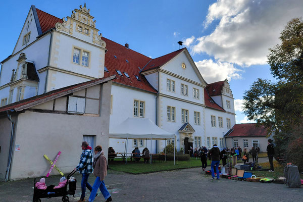 18. Oktober - Henneckenrode - Apfelfest am Schloss