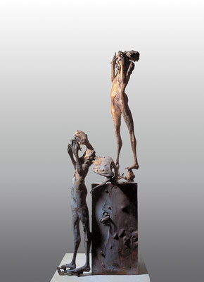 Confrontation / bronze / 93×33×23cm / 1973　対照 / ブロンズ