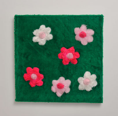 Primavera / plush / 60 × 60 cm / 2003