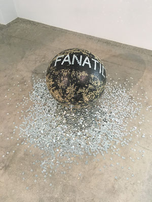 FANATIC / mirror ball / Variable size / 2018