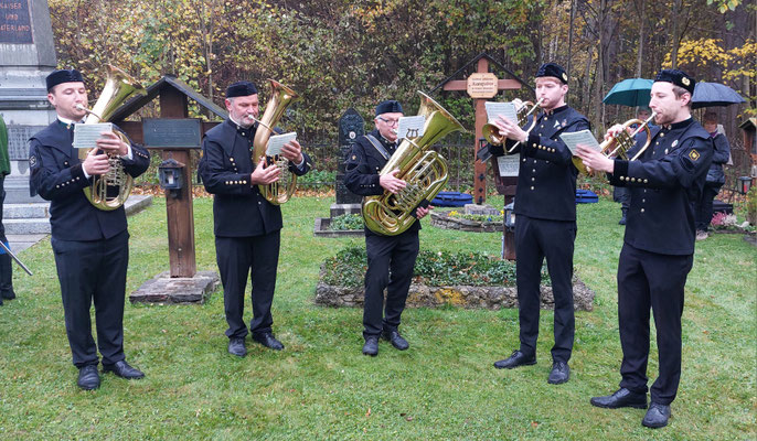 02. November 2025: Krieger-Gedenkfeier - Ensemble der Salinenmusik Hall in Tirol