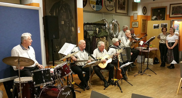 31. Jänner 2020: Feier zum 80. Geburtstag von Waltraud - Das vereinigungsinterne Ensemble "Klaus mit seinen Freunden"