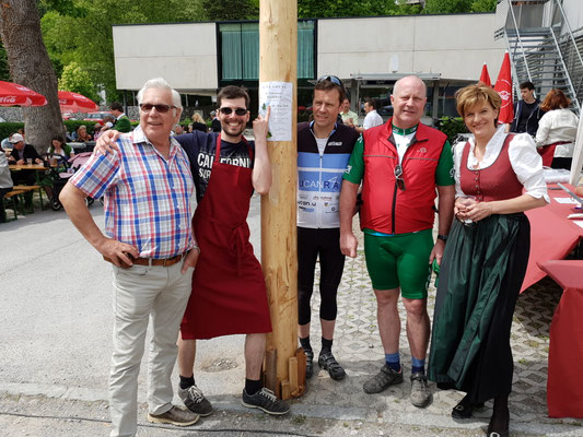 01. Mai 2018: St.Nikolauser Maifest - "Ex-Harmonist" Karl Kaindl, Fest-Organisator Emmanuel Dallapozza, Tour-Organisator der UCANR4A und Kinderarzt Klaus Tenbrock, Innsbrucker Kinderarzt Jürgen Brunner, Innsbrucker Bürgermeisterin Christine Oppitz-Plörer