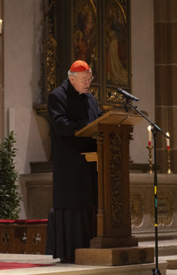 01. Dezember 2018: Mit Erzbischof Dr. Alois Kothgasser und dem größten Tiroler Männerchor in den Advent - Adventgedanken durch SE Altbischof Dr. Alois Kothgasser