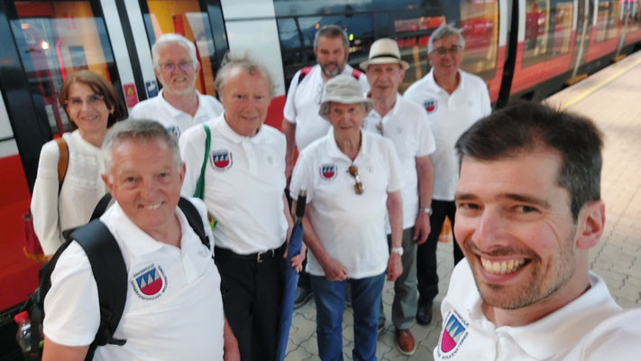 14. Juni 2025: Außerferner Platzlsingen - erfolgreiche und zufriedene Ankunft am Innsbrucker Hauptbahnhof