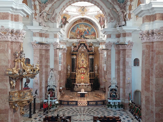 17. Jänner 2026: Hilde Zach-Gedenkmesse - Innenansicht des Innsbrucker Dom "St.Jakob"
