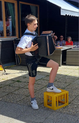 15. Juni 2025: Frühschoppen - Sohn von Sängerkamerad Klaus Hörtnagl
