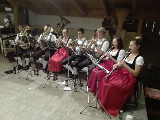 17. Juni 2019: Tiroler Abend - Eine Gruppe der Musikkapelle "Peter Anich" Oberperfuss