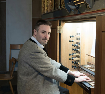 26. November 2022: Hinführung in den Advent mit Bischof Hermann Glettler - musikalischer Empfang von Bischof Hermann durch Organist Josef Weiss