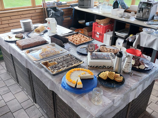 23. August 2025: 70er-Feier von Sängerkamerad Josef Kranebitter - auswahlreiches Kuchenbuffet