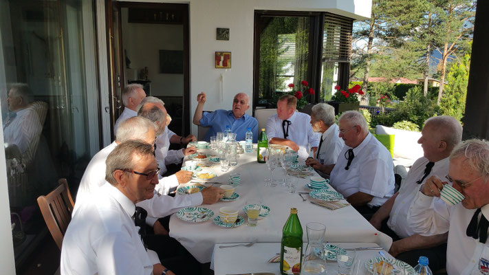 20. Juni 2018: Geburtstags-Ständchen und Ernennung zum "Ehrengast" Herwig van Staa - Herwig in seinem Element des Erzählens