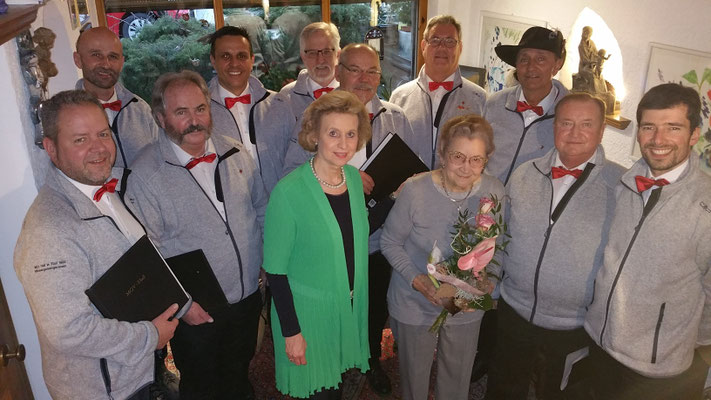 01. März 2019: Geburtstags-Ständchen für "Fahnenpatin" Margarethe Posch - mit Tochter und Bürgermeisterin der Stadt Hall in Tirol, Eva-Maria Posch