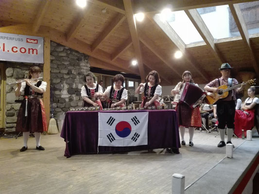 17. Juni 2019: Tiroler Abend - Ein Auftritt der "Tiroler Brauchtumsgruppe" aus Südkorea