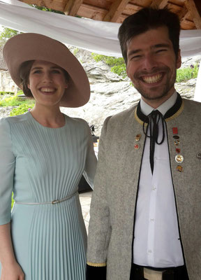 08. Juni 2019: Hochzeit - Eine Brautjungfer mit Chorleiter Emmanuel