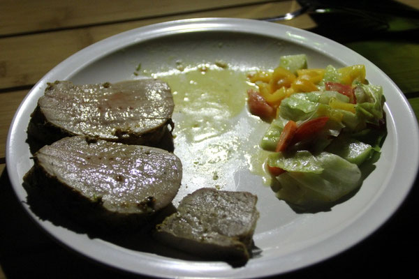 Zartes Filet mit knackigem Salat.