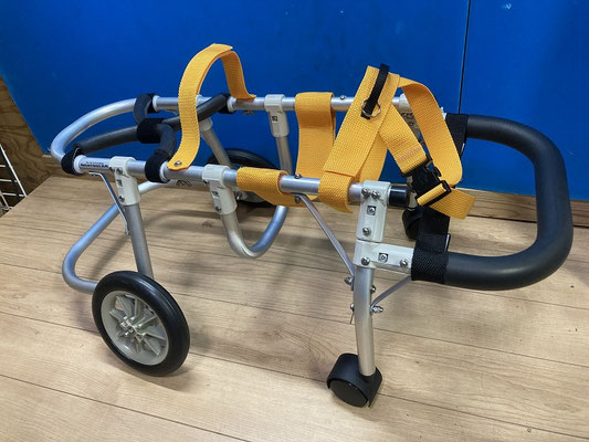 ヤマペットのコーギー・ダックス犬用車椅子