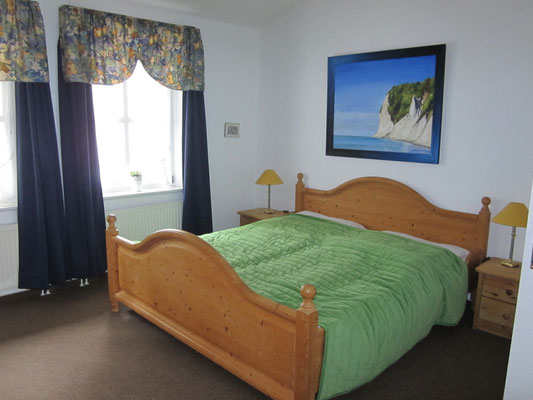 Schlafzimmer mit Doppelbett