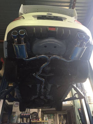 WRX STI mit Invidia Q300 Sportauspuffanlage ab Kat mit Titan-Endrohrvariante. 