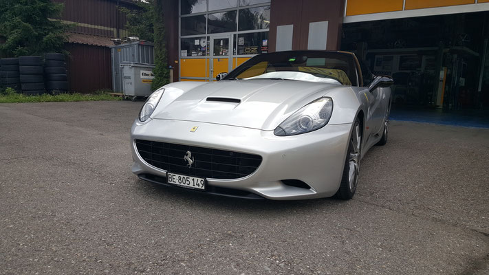Ferrari California Ausgeliefert an Kunde. Inkl. Tieferlegung.