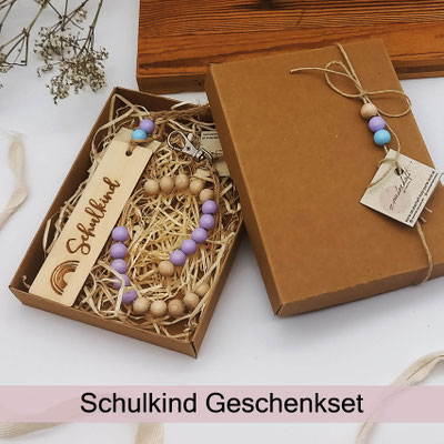 Schulkind Geschenkset Rechenkette, Holz Lesezeichen mit Name personalisiert bei zauberhaft Holz.Perle.Kind.