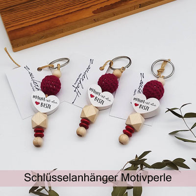 Holz Schlüsselanhänger mit Häkelperlen und Holz Motivperlen