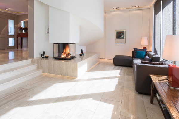 Preisgekrönter vierseitiger Architekturkamin in Kierspe