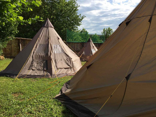 Tipizelte im SOG Basecamp