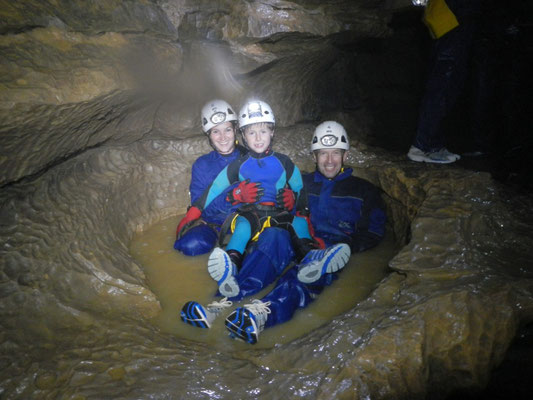 Das Täuferbecken in der Falkensteiner Höhle in Bad Urach