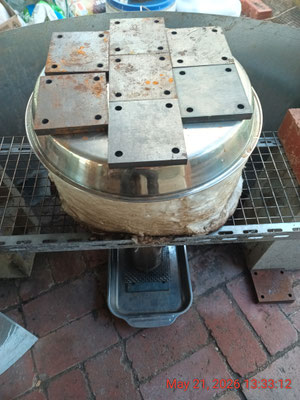 Side profile, using an insulated 15L stockpot and 34cm high 4" Navigator Burner system