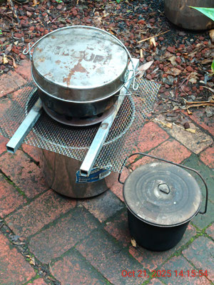 An integrated system for water pasteurisation (5L billy, stainless steel) and cooking  ("Bedourie", heavy gauge spun Carbon steel), eg.rice, pasta, soups, stews, curries and frying (Bedourie lid)