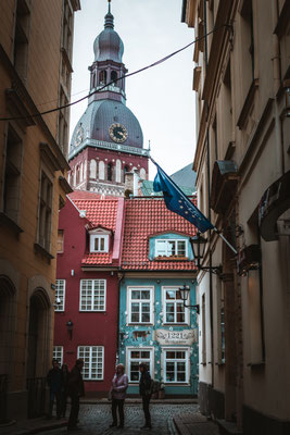 Riga. Gassen, Kirchen, Kopfsteinpflaster. Im Herzen der Stadt wohnen allerdings fast nur Touristen.