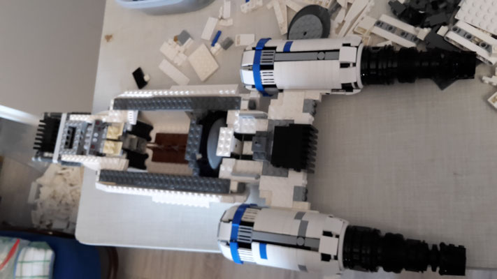 LEGO Star Wars U-Wing im Bau