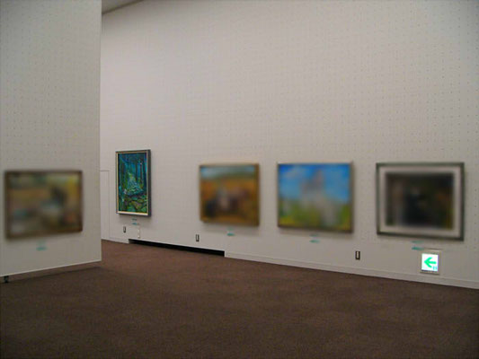 撮影許可を頂きました。ご迷惑になるといけないので周囲ご展示作品はぼかして掲載させて頂きます。皆様のステキな絵画を鑑賞し大変な英気を養わせて頂きました！