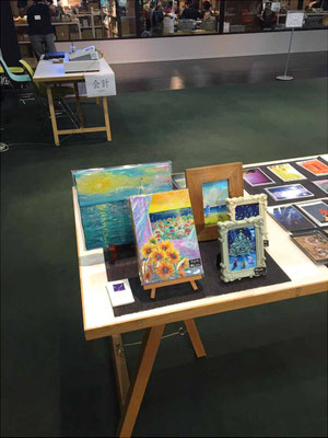 友人Hちゃんが撮影してくれた画像です。こちらの小品５点、出展しました(*^^*)