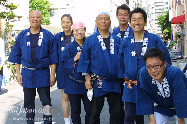 雷門西部さん。祭りは、愉しい、無心になれる。年の差なく没頭できるよね。杉並・大宮八幡宮（9月）もお薦め。方南町では四尺以上の神輿も出ます。露店も100店以上出るしね。