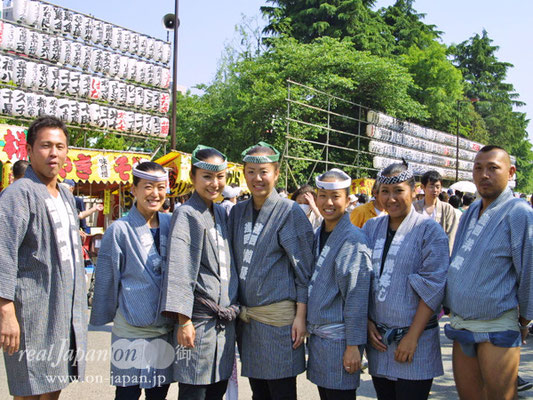 浅西さん。祭りの魅力は一言では言えないなぁ。江戸っ子の血が騒ぐ、肩がうずく、仲間と一つになれる。かな。