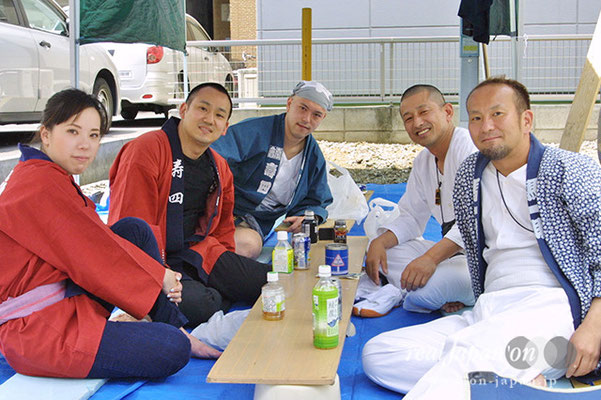 浅草馬一さん、寿四さん。祭りとは現実逃避。その裏には、日々頑張っている自分がいるからこそ許されるわけで。また1年に1回の祭りを楽しむには元気でないとね！