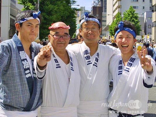 祭りの魅力？肩を入れればもうそれでＯＫ！もう生活の一部だな。本能で担ぐ、何かが反応する。【お薦めの祭】江戸川区・谷河内の祭。