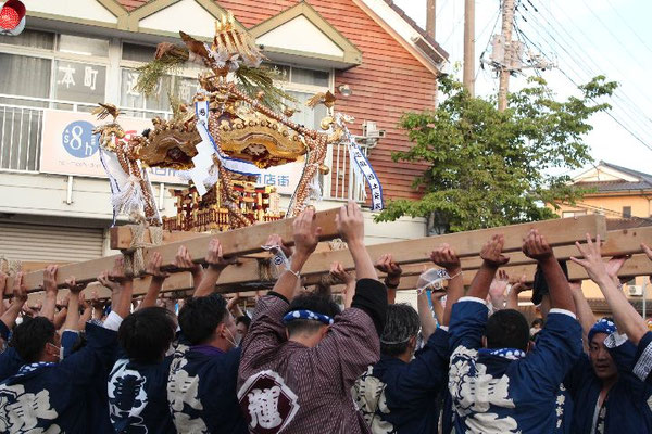 〈No.22015〉江澤正敏さん<br>■八重垣神社祇園祭<br>撮影日：2022年8月5日<br>場所：千葉県匝瑳市<br>神輿連合渡御「東本町区」