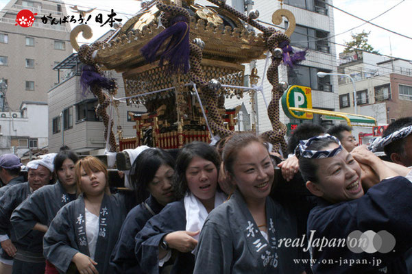 〈鳥越祭〉東三筋町会・神輿渡御 ＠2012.06.10