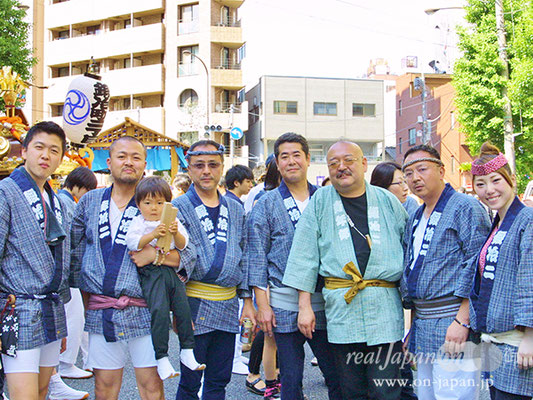 鍛冶二さん。祭りの魅力？生まれた時からだから理屈じゃない。なぜか担ぐ？そこに神輿があるから。形が変わっても各地には祭があるでしょ？守って行きたいね。